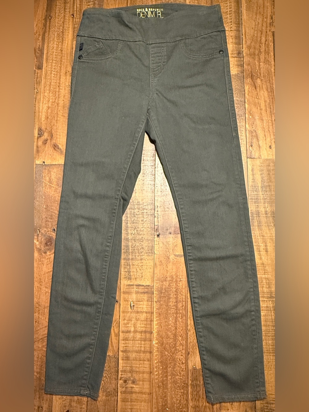 Rock & Republic Women’s Size 8 Olive Green Mid-Rise Legging Jeans